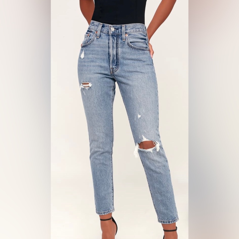 Levis 501 Skinny Jeans Button Fly Distressed Ripped Cropped Size 34 no stretch